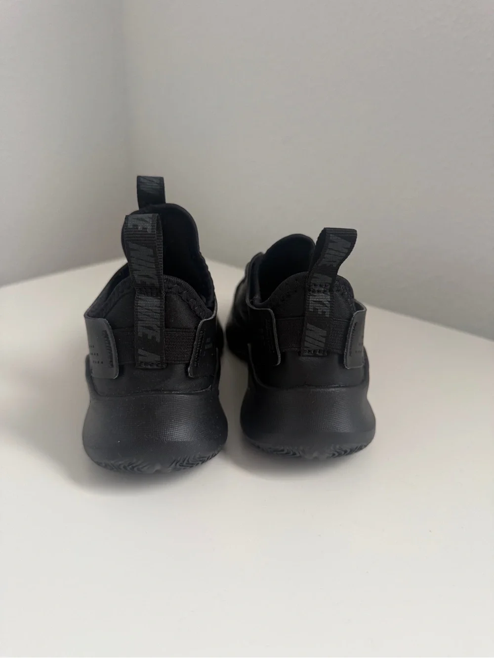 NIKE boy’s Flex Runner 3
